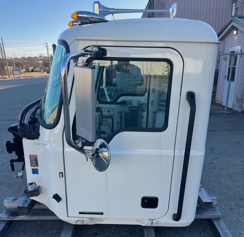 Mack GR/PI Series Cab Assembly - Image 2