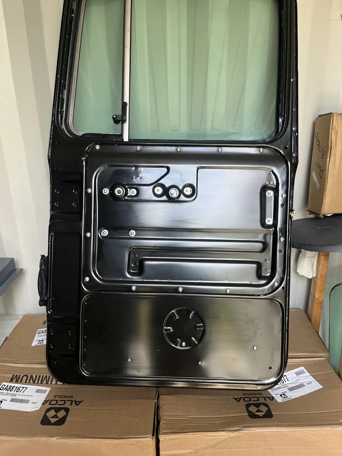 Mack R Series Right Side Door — Complete - Image 8